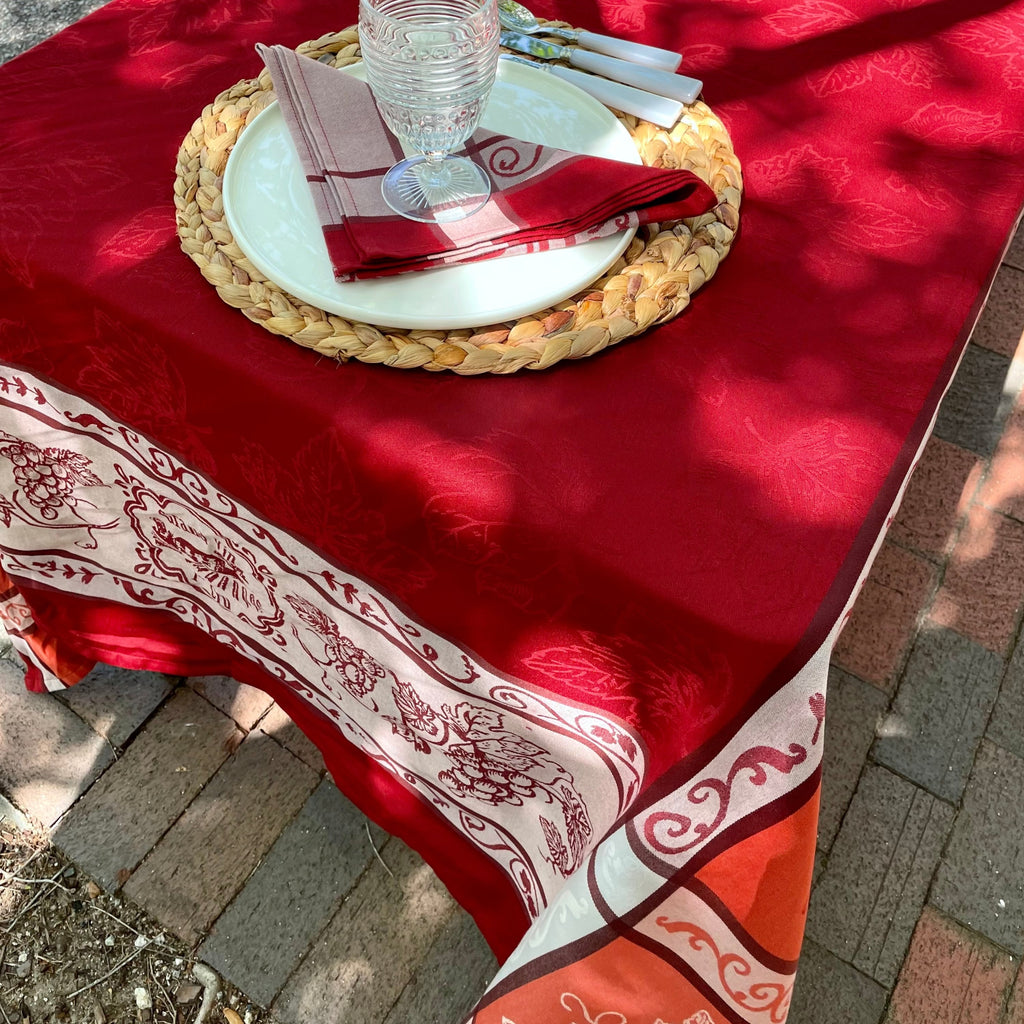 Sud Etoffe Muscat Tablecloth in Bordeaux